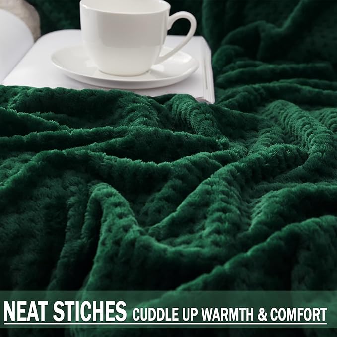Exclusivo Mezcla Fleece Throw Blanket Extra Large, Super Soft and Warm Blankets for Couch, Sofa and Bed Waffle Textured, Cozy, Fuzzy and Lightweight (Forest Green, 50x70 Inches)