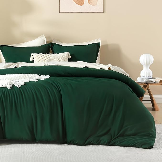 Litanika Dark Emerald Green Queen Comforter Set, 3 Pieces Solid Forest Bedding Set, All Season Fluffy Bed Set (90x90In Comforter & 2 Pillowcases)
