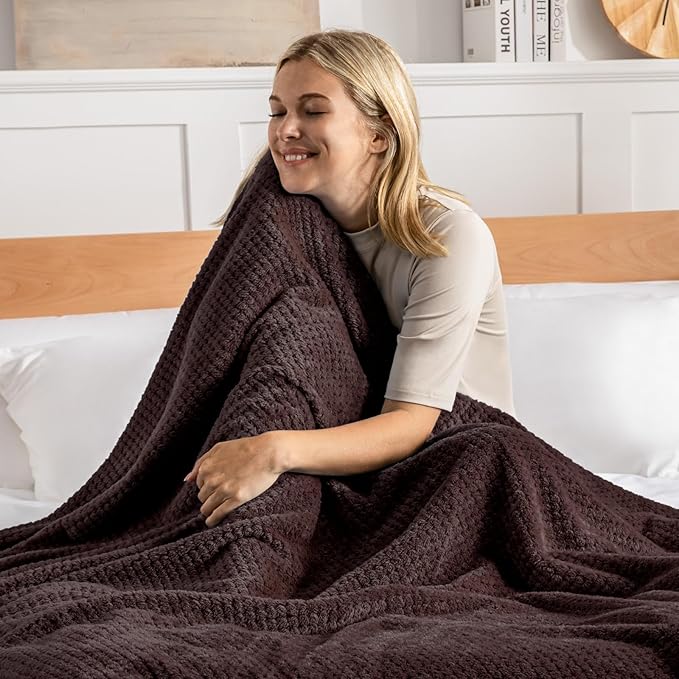 Exclusivo Mezcla Fleece Bed Blanket King Size, Super Soft and Warm Blankets for Couch, Sofa and Bed Waffle Textured, Cozy, Fuzzy and Lightweight (Coffee, 90x104 Inches)