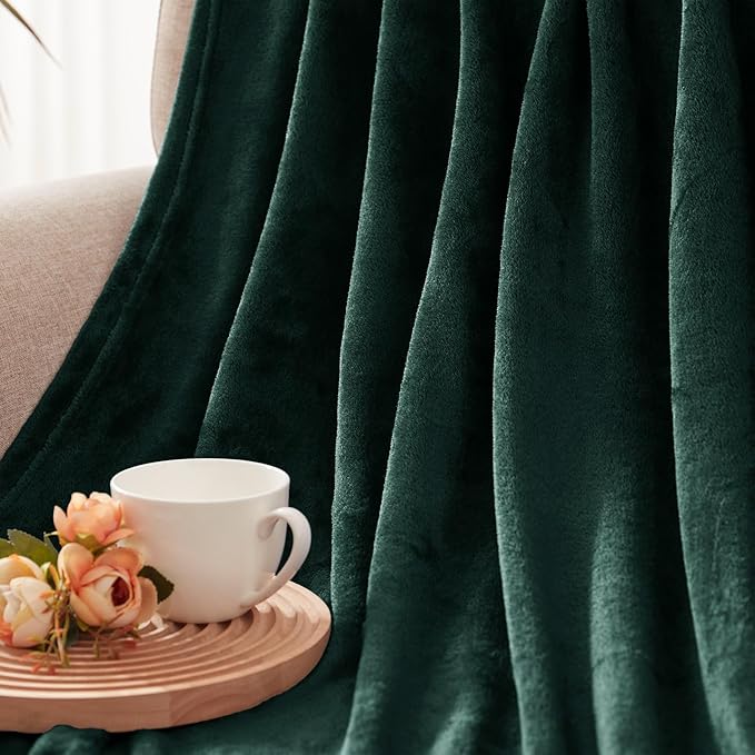 Exclusivo Mezcla Extra Large Fleece Throw Blanket for Couch, Sofa, 300GSM Super Soft and Warm Blankets, Forest Green Throw All Season Use, Cozy, Plush, Lightweight, 50x70 Inches
