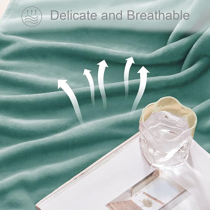 Exclusivo Mezcla Fleece Blanket King Size for Bed, Super Soft and Warm, All Season Use, Cozy, Plush, Lightweight, 90x104 Inches, Celadon