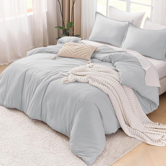 Litanika Light Grey Comforter King Size, 3 Pieces Lightweight Solid Bedding Comforter Set, All Season Fluffy Bed Set (104x90In Comforter & 2 Pillowcases)