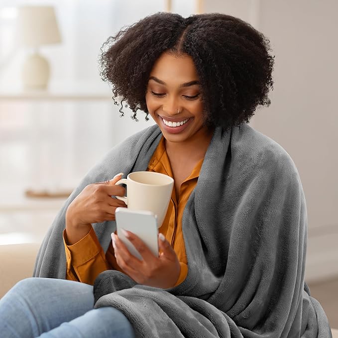 Utopia Bedding Fleece Blanket Twin Size Grey 300GSM Luxury Anti-Static Fuzzy Soft Microfiber Bed Blanket (90x66 Inch)