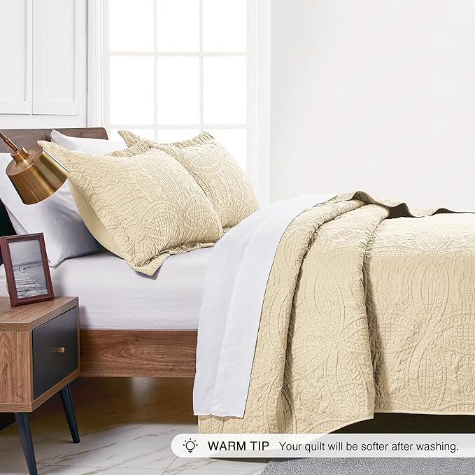 Love's cabin California King Size Quilt Bedding Set Camel Bedspreads - Cal King Summer Lightweight Bedspread Comforter - Coin Pattern Coverlet for All Season - 3 Pieces (1 Quilt, 2 Pillow Shams)