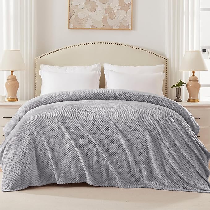 Exclusivo Mezcla Fleece Bed Blanket King Size, Super Soft and Warm Blankets for Couch, Sofa and Bed Waffle Textured, Cozy, Fuzzy and Lightweight (Light Grey, 90x104 Inches)