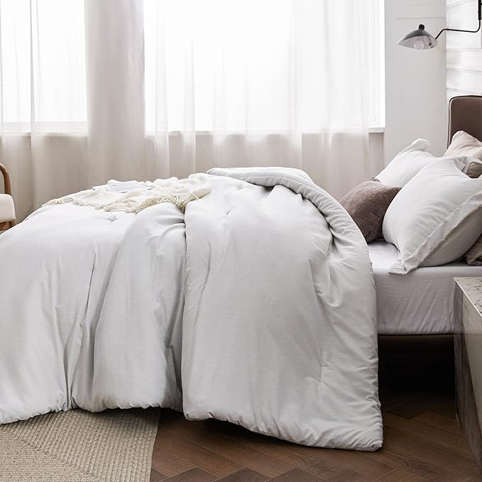 Bedsure Queen Comforter Set - Grayish White Soft Bedding for All Seasons, Cationic Dyed Bed Set, 3 Pieces, 1 Queen Size Comforter (90"x90") and 2 Pillow Shams (20"x26"+2")