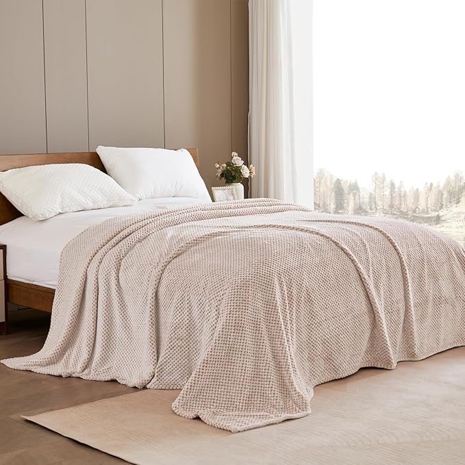 Exclusivo Mezcla Fleece Bed Blanket King Size, Super Soft and Warm Blankets for Couch, Sofa and Bed Waffle Textured, Cozy, Fuzzy and Lightweight (Mixed Camel, 90x104 Inches)