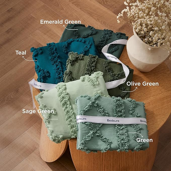 Bedsure Tufted Boho Comforter Set Queen Size - Sage Green Boho Bed Set, GentleSoft™ 3 Pieces Farmhouse Shabby Chic Embroidery Bedding, Gifts for Woman, Soft Jacquard Queen Comforter for All Seasons